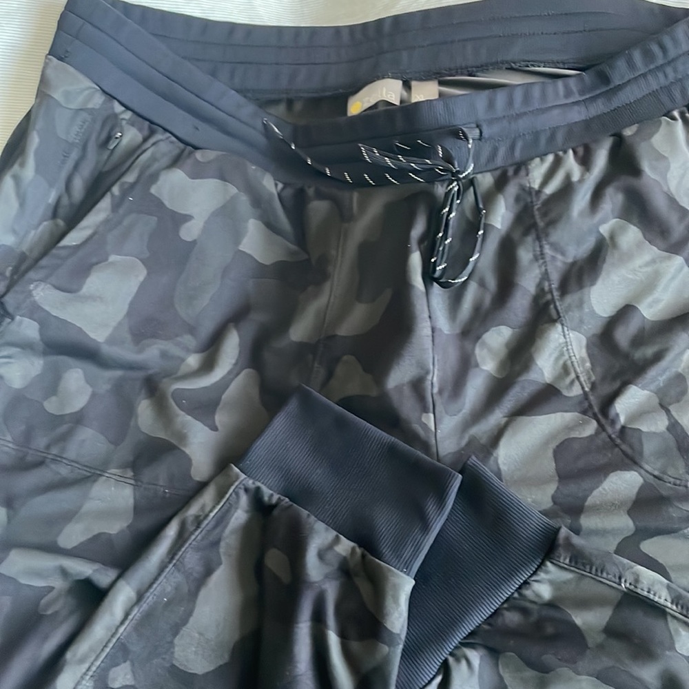 Zella Camo Jogger pants